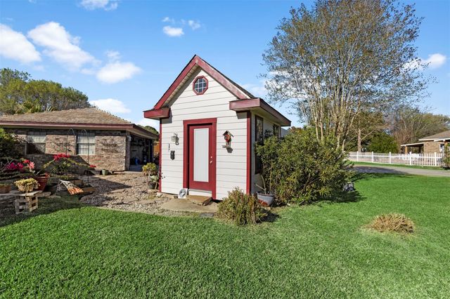 7034 Kingston Cove Lane, Willis, TX 77318