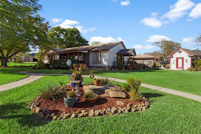 7034 Kingston Cove Lane, Willis, TX 77318