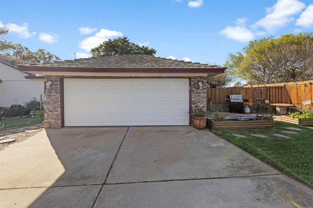 7034 Kingston Cove Lane, Willis, TX 77318