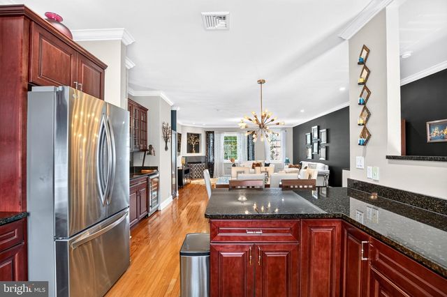 102 DICKINSON, Philadelphia, PA 19147