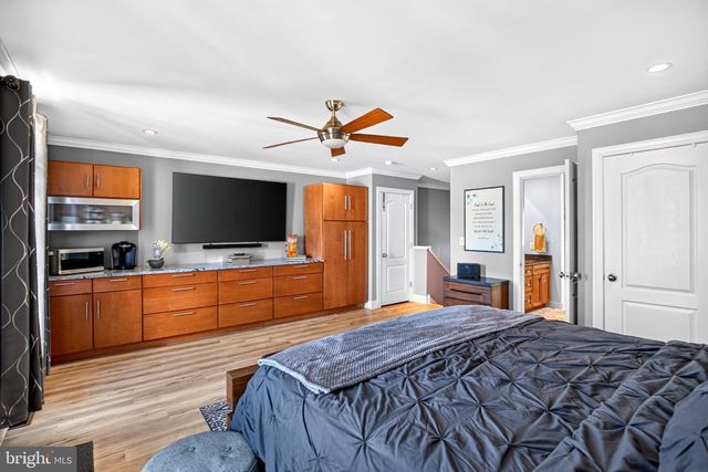 102 DICKINSON, Philadelphia, PA 19147
