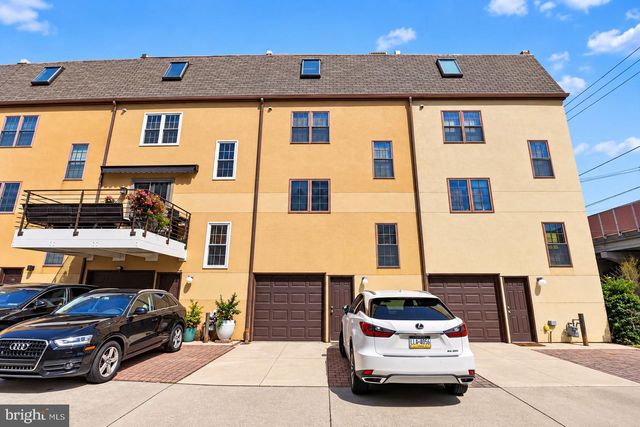 102 DICKINSON, Philadelphia, PA 19147