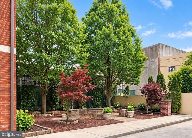102 DICKINSON, Philadelphia, PA 19147