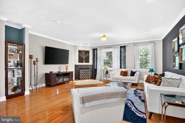 102 DICKINSON, Philadelphia, PA 19147