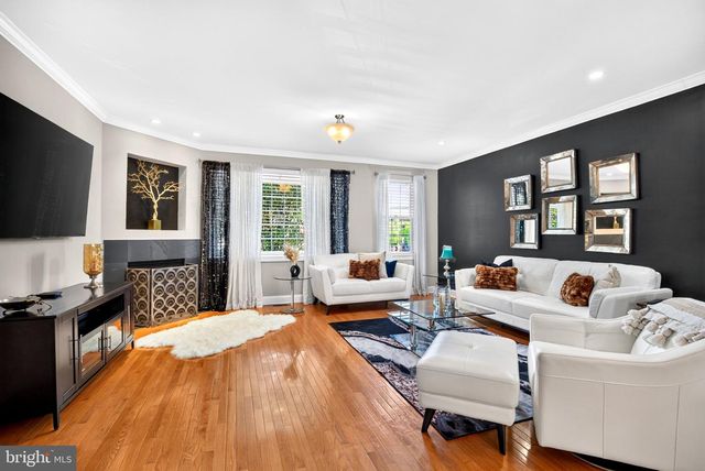 102 DICKINSON, Philadelphia, PA 19147