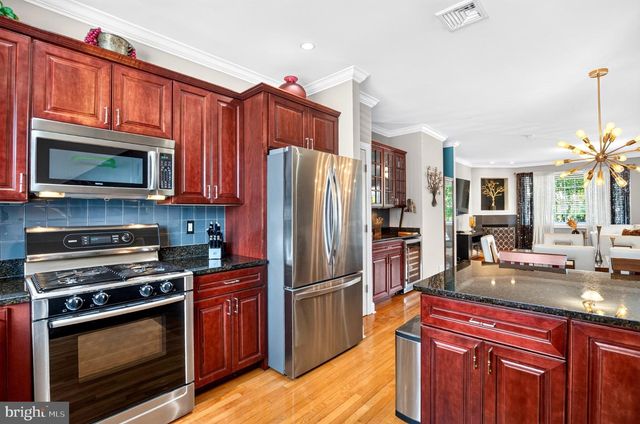 102 DICKINSON, Philadelphia, PA 19147