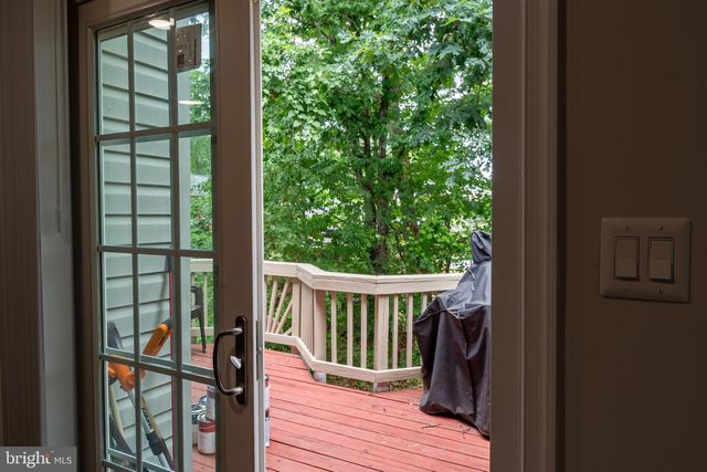 2955 HOBBLEBUSH CT, Lanham, MD 20706