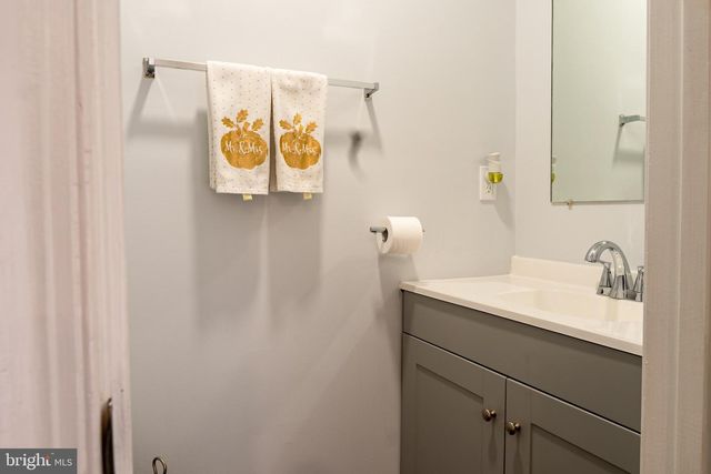 2955 HOBBLEBUSH CT, Lanham, MD 20706