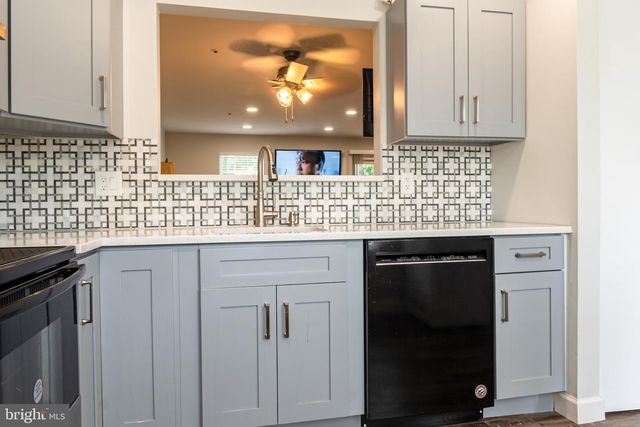 2955 HOBBLEBUSH CT, Lanham, MD 20706
