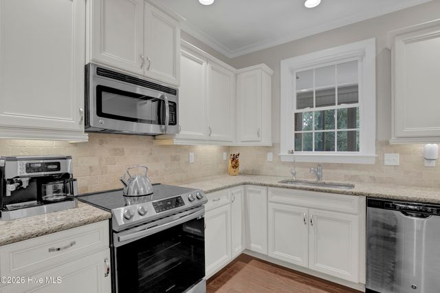 36 Beaumont Circle, Hampstead, NC 28443