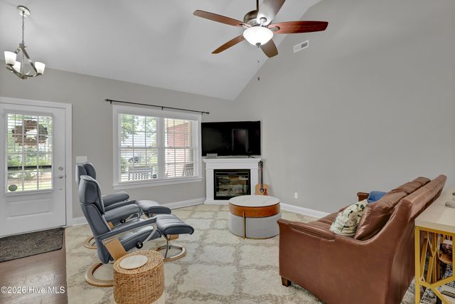 36 Beaumont Circle, Hampstead, NC 28443