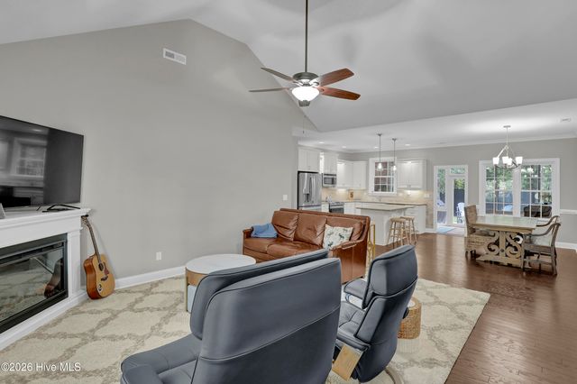 36 Beaumont Circle, Hampstead, NC 28443