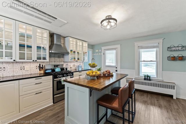 36235 7 Mile Road, Livonia, MI 48152