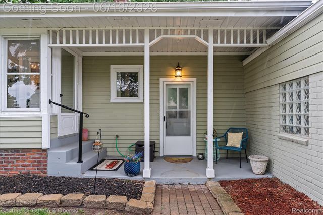 36235 7 Mile Road, Livonia, MI 48152