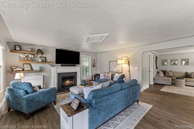 36235 7 Mile Road, Livonia, MI 48152