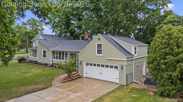 36235 7 Mile Road, Livonia, MI 48152