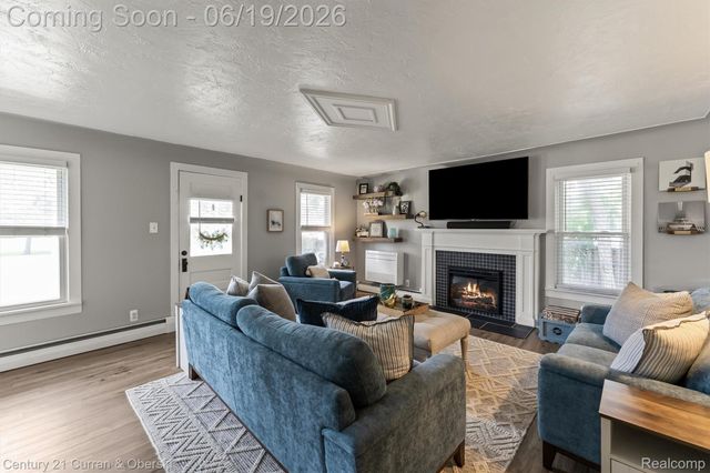 36235 7 Mile Road, Livonia, MI 48152