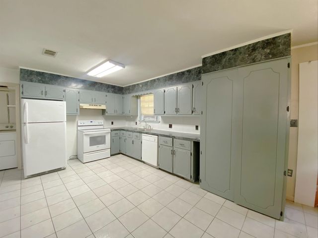 121 Clara St, Schriever, LA 70395