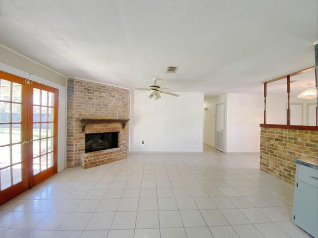 121 Clara St, Schriever, LA 70395