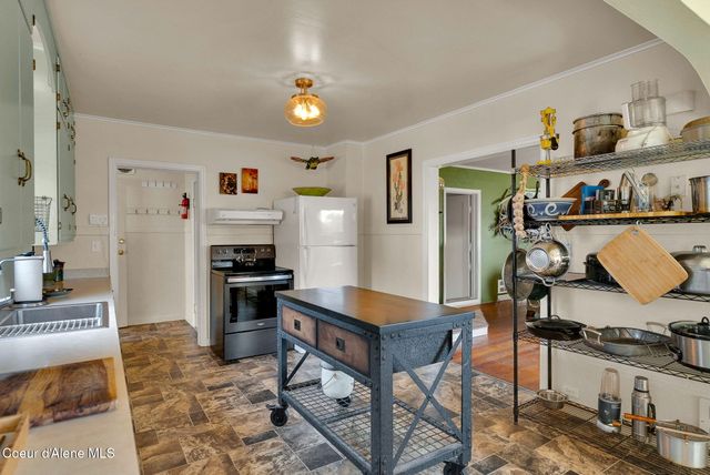 104 School Rd, Hope, ID 83836