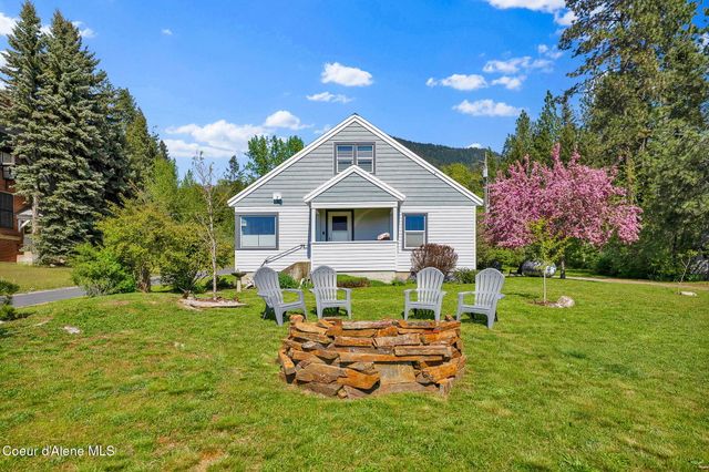 104 School Rd, Hope, ID 83836