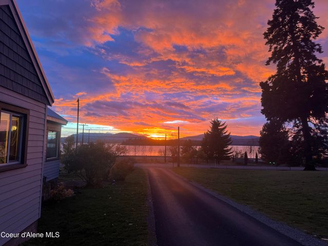 104 School Rd, Hope, ID 83836