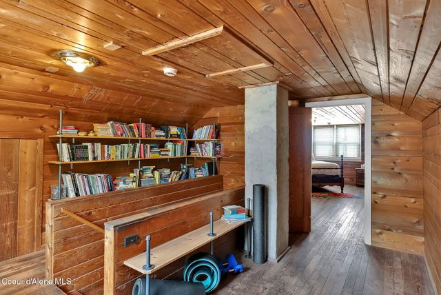 104 School Rd, Hope, ID 83836
