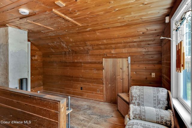104 School Rd, Hope, ID 83836
