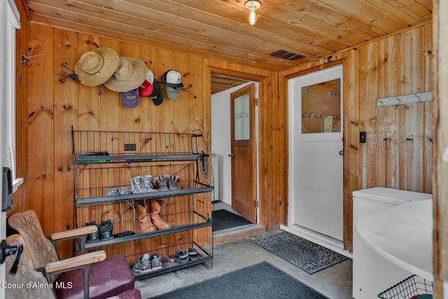 104 School Rd, Hope, ID 83836