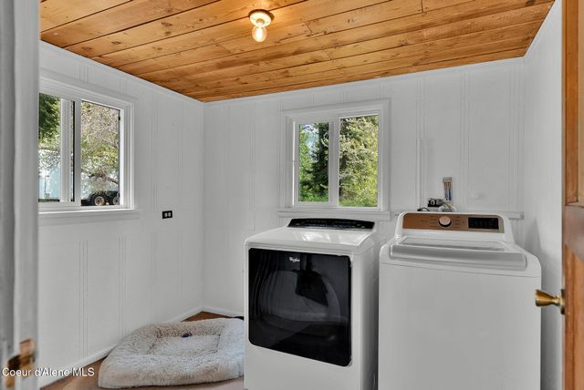 104 School Rd, Hope, ID 83836