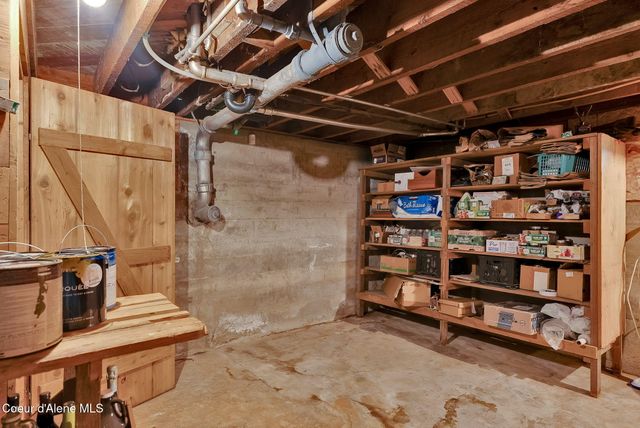 104 School Rd, Hope, ID 83836