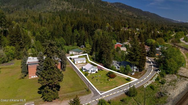 104 School Rd, Hope, ID 83836