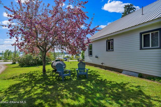 104 School Rd, Hope, ID 83836