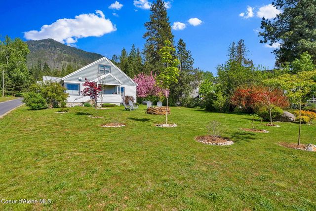 104 School Rd, Hope, ID 83836