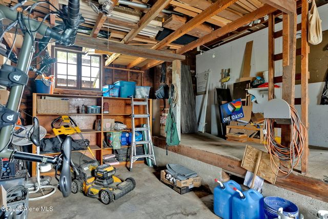 104 School Rd, Hope, ID 83836