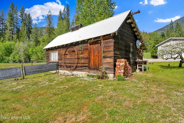 104 School Rd, Hope, ID 83836