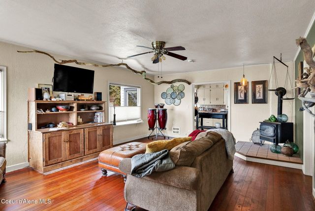 104 School Rd, Hope, ID 83836