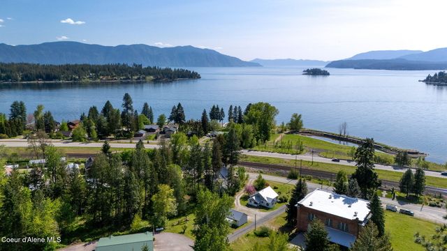 104 School Rd, Hope, ID 83836