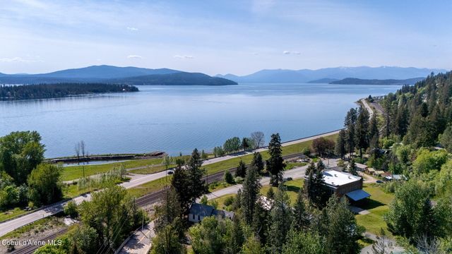 104 School Rd, Hope, ID 83836