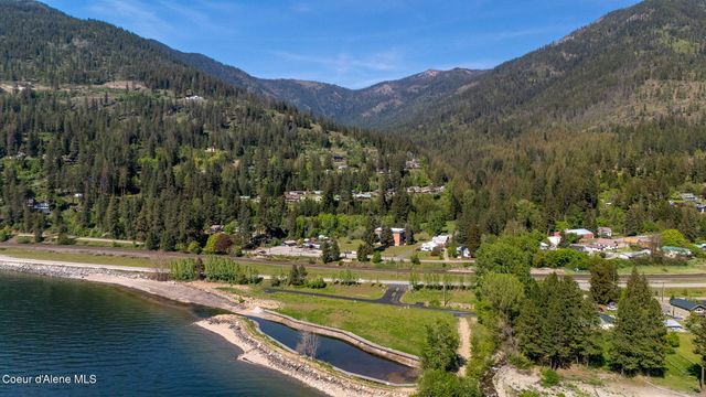 104 School Rd, Hope, ID 83836