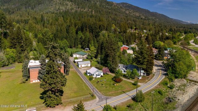 104 School Rd, Hope, ID 83836
