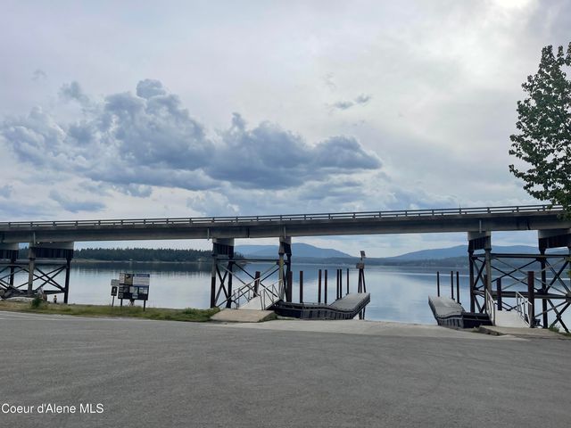 104 School Rd, Hope, ID 83836