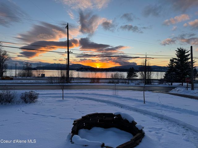 104 School Rd, Hope, ID 83836
