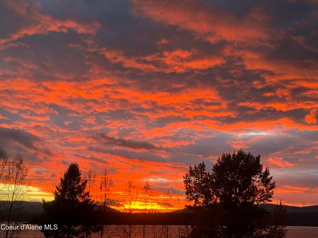 104 School Rd, Hope, ID 83836