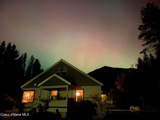 104 School Rd, Hope, ID 83836