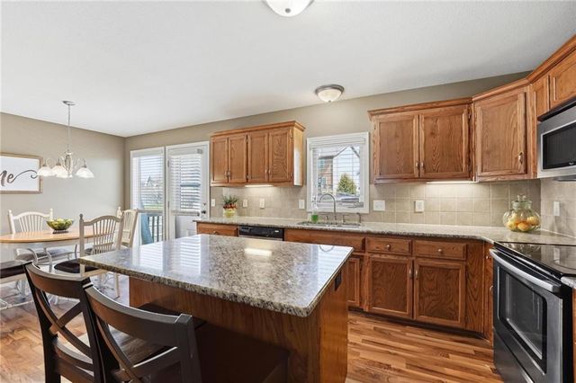 11207 N Summit Street, Kansas City, MO 64155