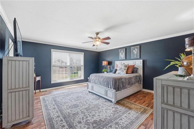 11207 N Summit Street, Kansas City, MO 64155