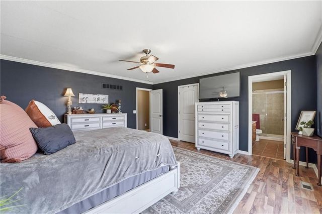 11207 N Summit Street, Kansas City, MO 64155