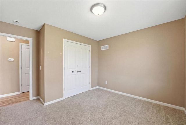 11207 N Summit Street, Kansas City, MO 64155