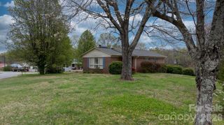 200 Hayes Avenue, Hudson, NC 28638